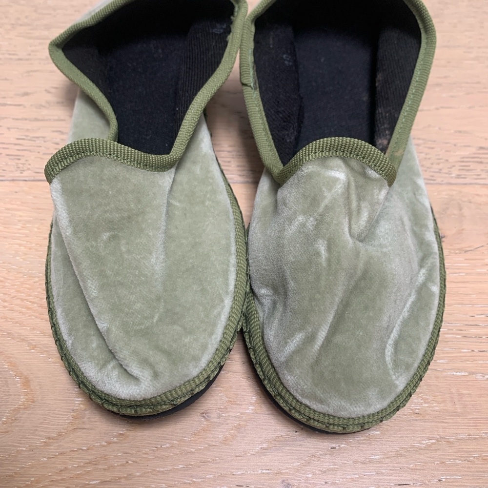 Green Velvet Kids Slippers size 12 kid